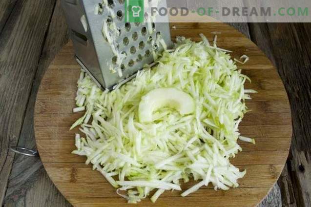 Läckra zucchini fritters med ost och vitlök