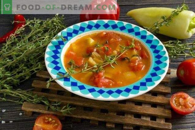 Tomatssoppa med paprika och timjan