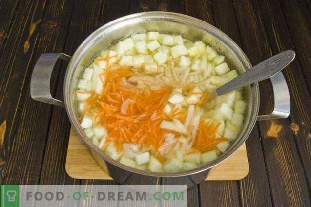 Гъбена крем супа със сметана и тиквички