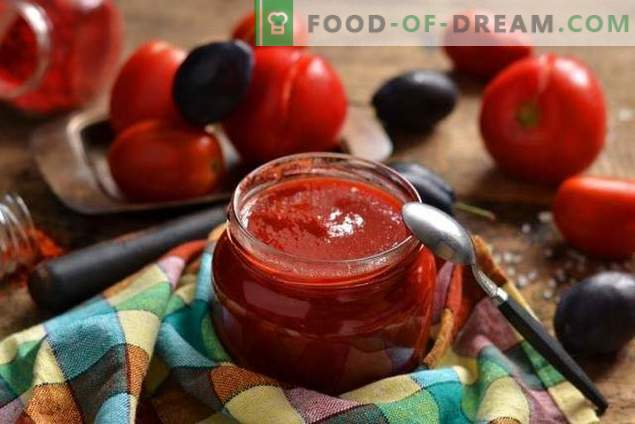 Ketchup à la tomate et prunes d'hiver faits maison