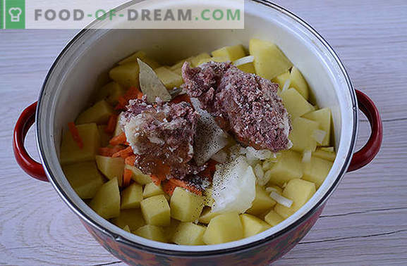 Klasikinis bulvių su konservuota mėsa receptas: sovietinės šalies virtuvės skonis. Kaip virti banalias bulves su troškinimu: žingsnis po žingsnio receptas su nuotraukomis