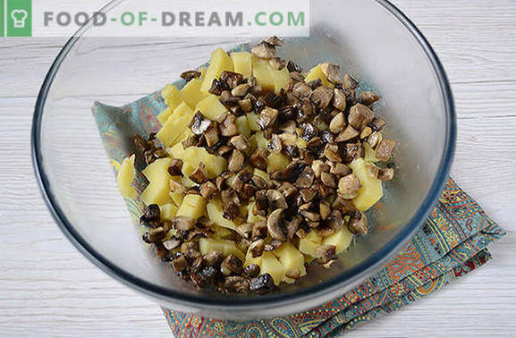 Potatisallad med svampar - en komplett maträtt för en sommar lunch eller middag. Steg-för-steg fotorecept av potatisallad med svamp