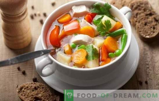 Kycklinggrönsoppa kan vara ett mästerverk! De bästa recepten för kycklinggrönsoppa med grädde, ost, ingefära, majs, pumpa