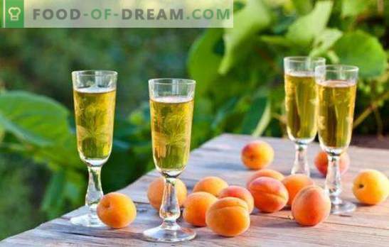 Starka och söta aprikosdrycker hemma. Regler för jäsning och tinktur av alkoholhaltiga drycker från aprikoser