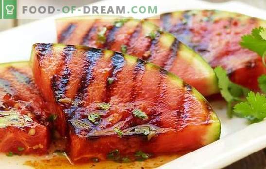 Stekt vattenmelon - ett upplopp av smak! Recept av stekt vattenmelon på grillen, i smeten, med karamell, ost och skinka
