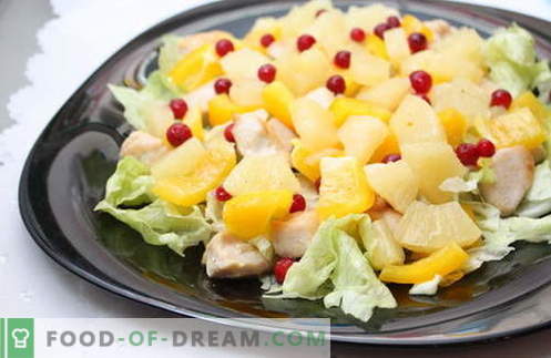 Sallader med ananas och kyckling är de bästa recepten. Hur rätt och gott att förbereda en sallad med kyckling och ananas.