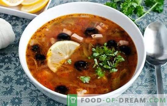 Solyanka Classic med korv - det här är en soppa! Recept för kryddig, rik, aromatisk klassisk saltvinsvin med korv
