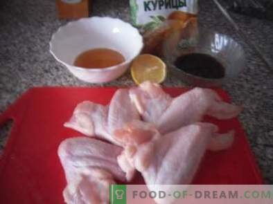 Hur man lagar läckra kycklingvingar i ugnen med honung och sojasås