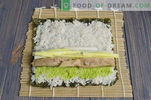 Sushi maki with smoked eel and leek onions