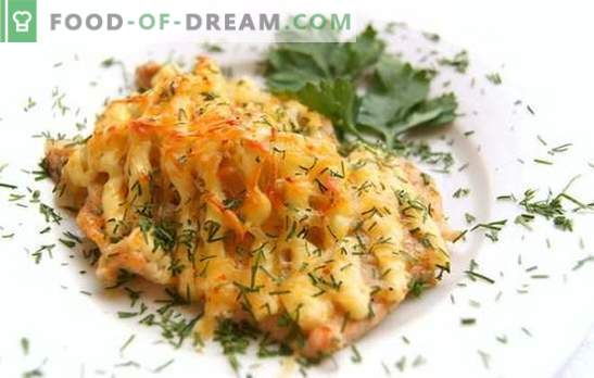 Fisk under majonnäs i ugnen är en opretentiös maträtt! Recept för bakad majonnäsfisk i ugnen med potatis, ost, olika grönsaker