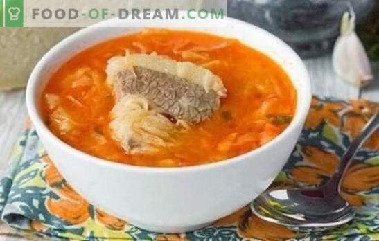 Soppa i köttbuljong - alltid sant! Matlagande doftande, välsmakande soppa i köttbuljong från färsk och surkål enligt de bästa recepten