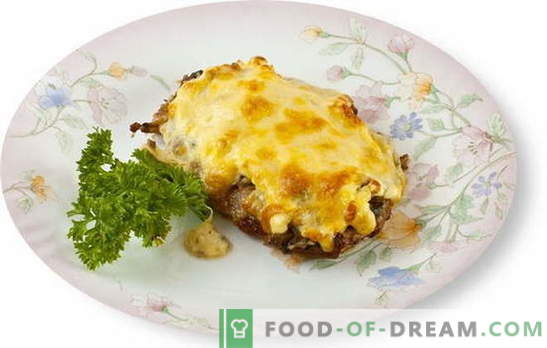 Kött med svamp och ost i ugnen är ett utmärkt tillskott till sidrätterna. De bästa recepten för att laga kött med svamp och ost i ugnen