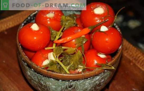 Marinerade tomater med vitlök - favorit mellanmål! Recept inlagda tomater med vitlök: minnesvärd smak