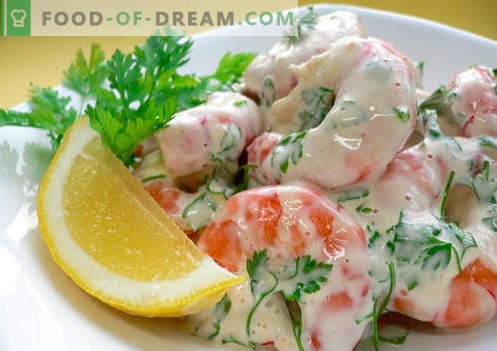 Krabba sallad med räkor - ett urval av de bästa recepten. Hur rätt och välsmakande kokad krabba sallad med räkor.