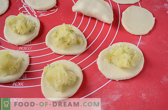 Dumplings med potatis: ett steg för steg fotrecept. Vi gör dumplings med potatis till posten och inte bara: alla tricks av processen, beräkningen av kaloriinnehållet