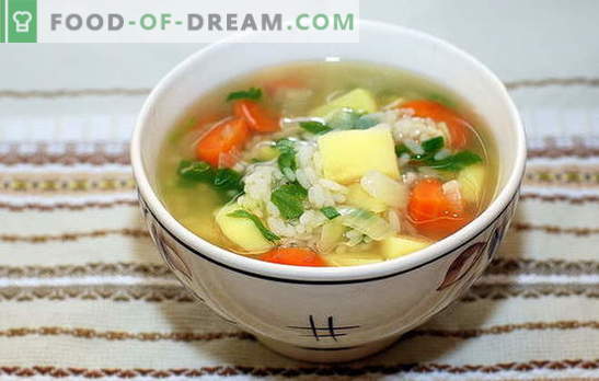 Soppa med ris och potatis: snabb, god och hälsosam. Matlagningssoppa med ris och potatis är en enkel och snabb process