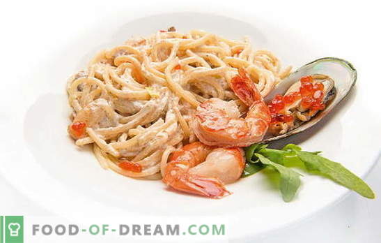 Spaghetti med skaldjur, tomater, ost, spenat och basilika. Recept för spaghetti med skaldjur och såser för dem