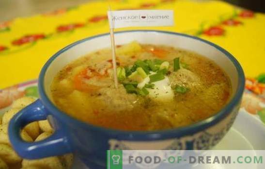 Foto recept på soppa med köttbullar i en långsam spis: lunch i en timme. Enkel soppa med köttbullar och couscous i en långsam spis: ett steg för steg recept
