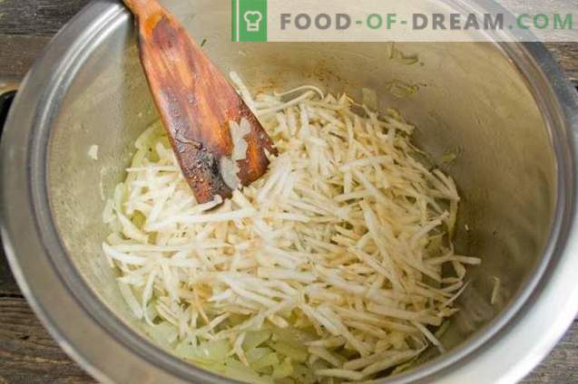 Läckra mager soppa med potatis och broccoli