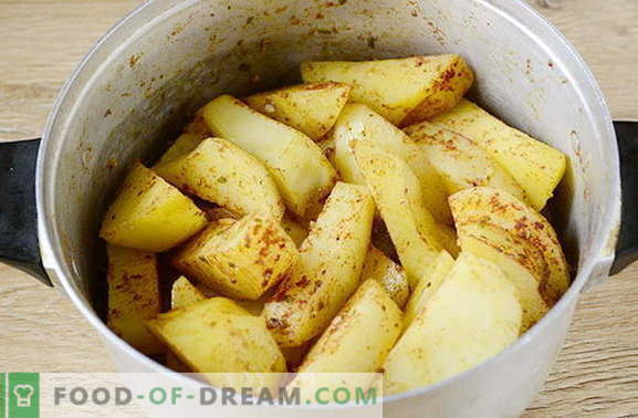 Potatis i lantlig stil i ugnen med salta kryddor