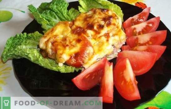 Kycklingkotletter med tomater och ost kan till och med nybörjare. Ett enkelt recept på saftiga kycklingkoteletter med tomater och ost