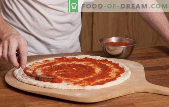 Tomat sås för pizza är grunden för italiensk paj! Recept tomatsåsar för pizza från tomater, pasta, vitlök, oliver
